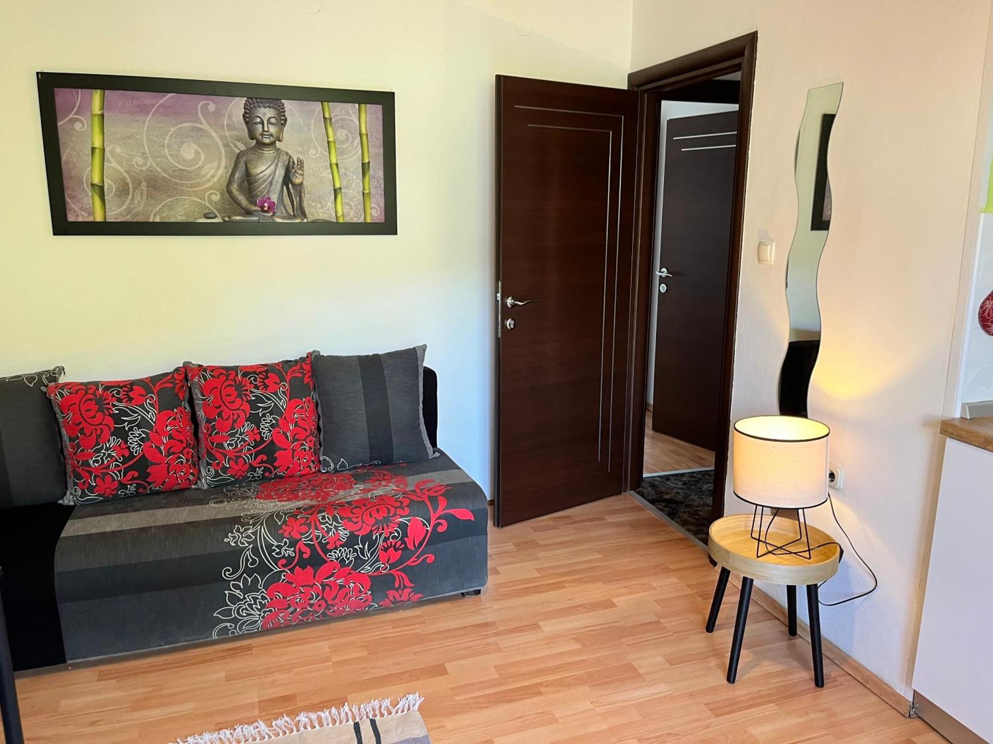 Apartment Veronika's House *