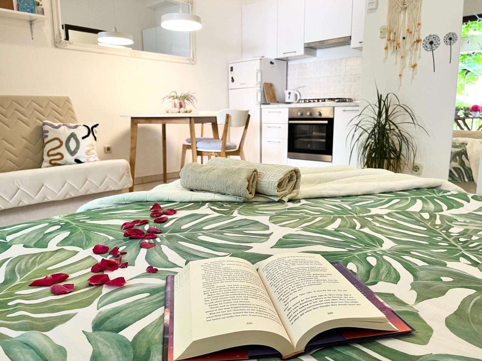 Veronika's House Apartment