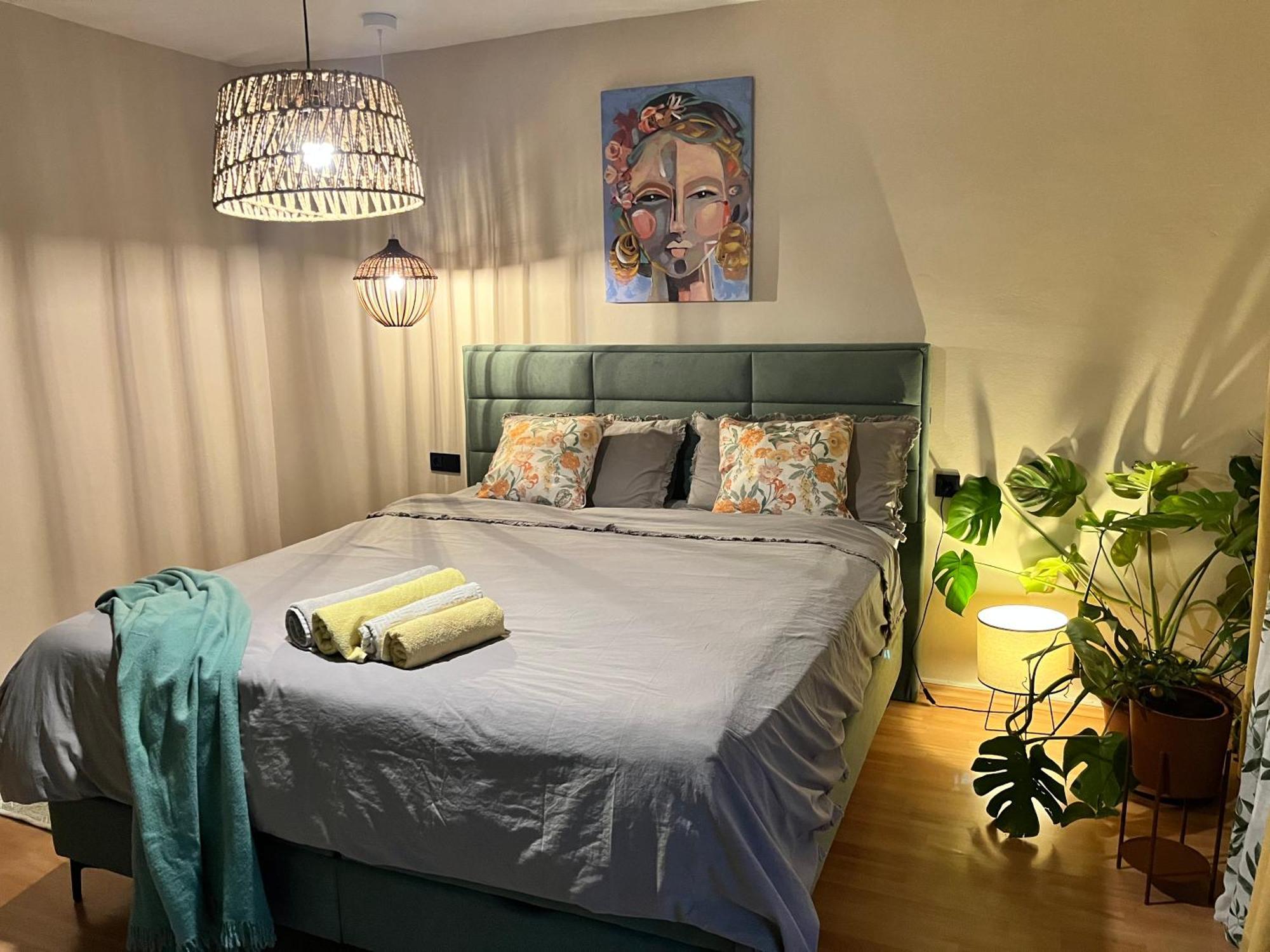 Veronika's House Apartment
