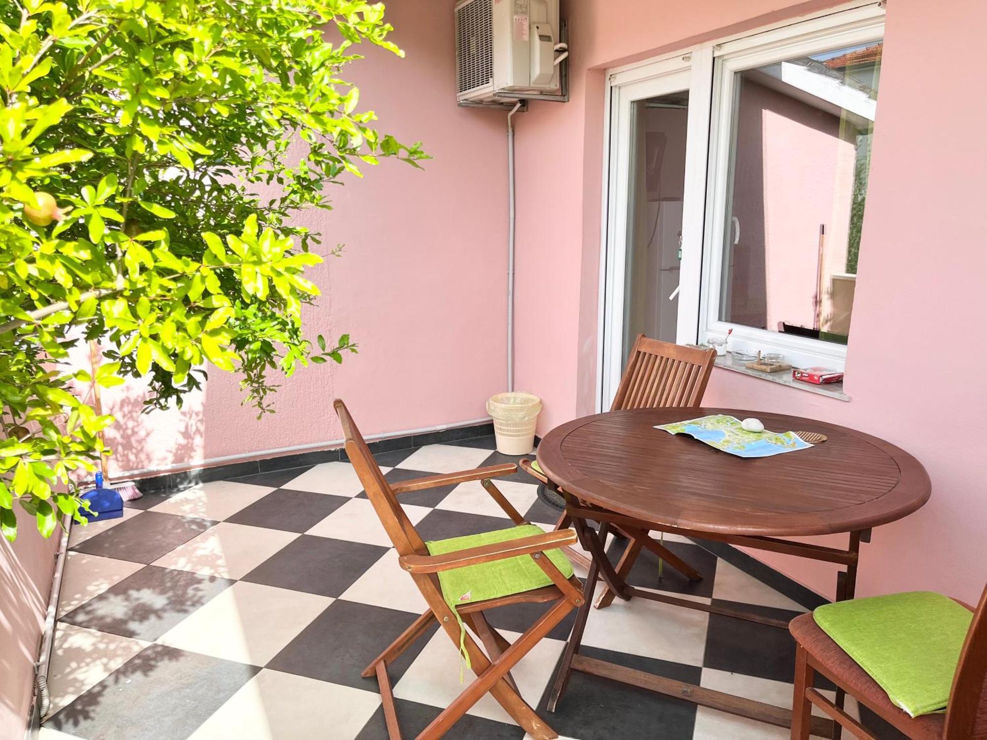 Veronika's House